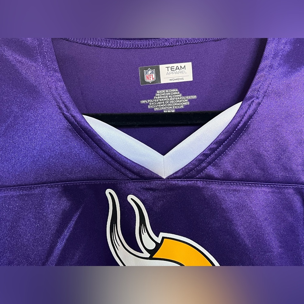 Team Apparel NFL Women’s Purple Minnesota Vikings V-Neck Shirt Sz M EUC - Picture 5 of 11